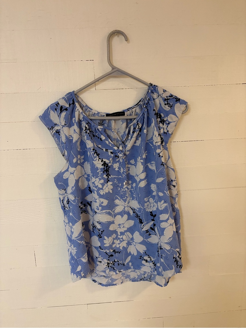 Adrienne Vittadini Blue Floral Cap Sleeve Blouse Top Size M